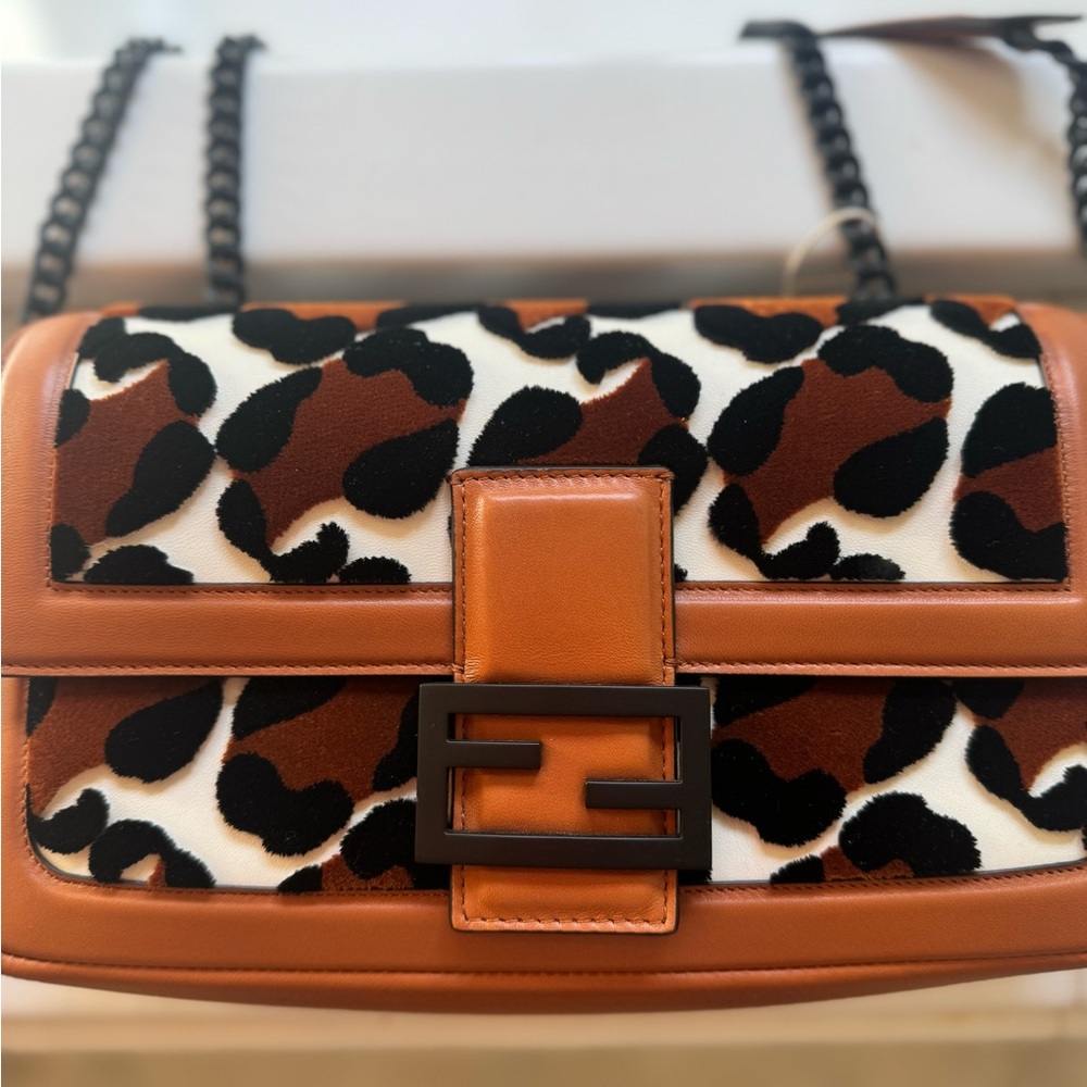 Fendi baguette tufted leopard handbag with box LIKE NEW - Picture 5 of 15